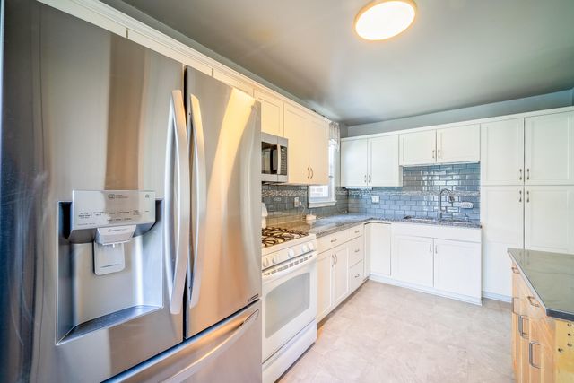 6027 Kim Avenue, Allen Park City, MI 48101