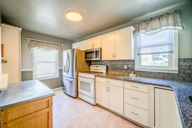 6027 Kim Avenue, Allen Park City, MI 48101
