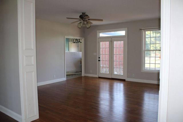 4907 Sango Rd, Clarksville, TN 37043