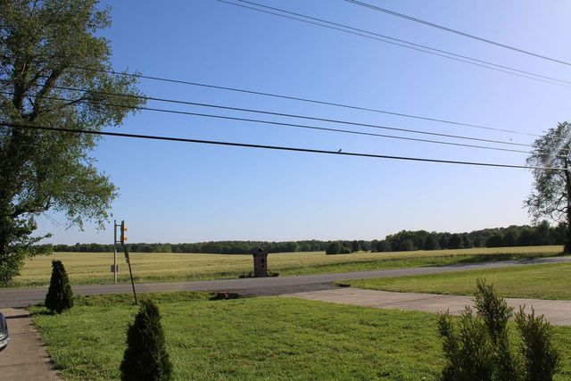 4907 Sango Rd, Clarksville, TN 37043