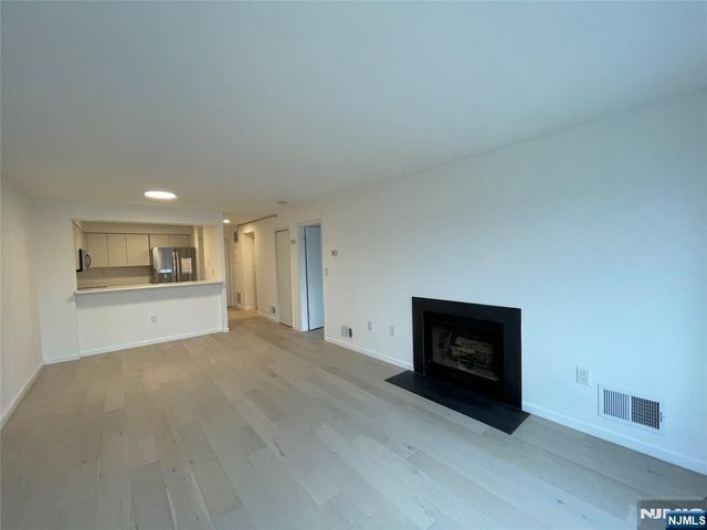 603 Williams Court U603, Edgewater, NJ 07020