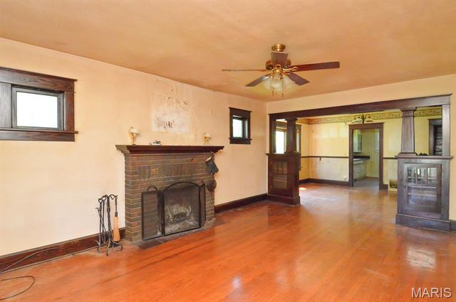 717 Crestwood Drive, Godfrey, IL 62035