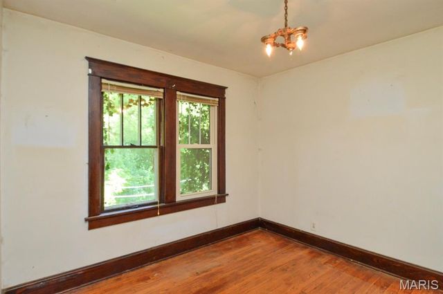 717 Crestwood Drive, Godfrey, IL 62035