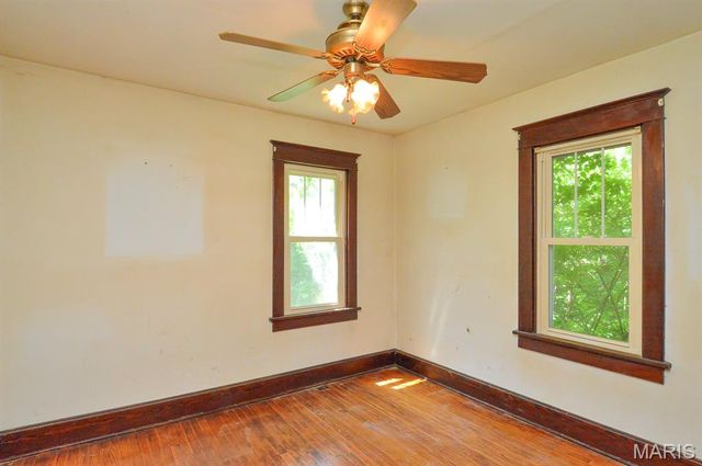 717 Crestwood Drive, Godfrey, IL 62035