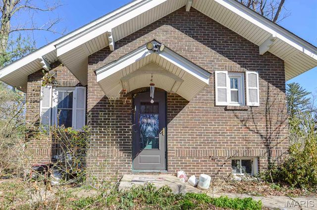 717 Crestwood Drive, Godfrey, IL 62035