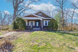 717 Crestwood Drive, Godfrey, IL 62035
