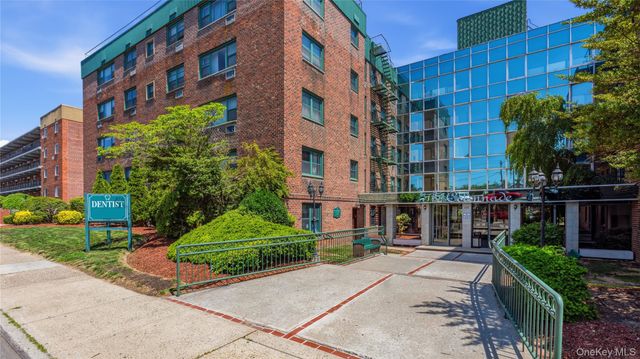 210 Atlantic Avenue AA3, Lynbrook, NY 11563