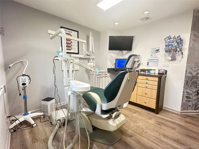 210 Atlantic Avenue AA3, Lynbrook, NY 11563