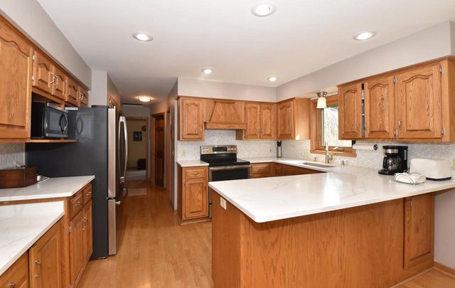 4203 W Tumblecreek COURT, Franklin, WI 53132