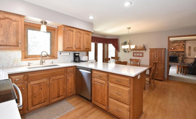 4203 W Tumblecreek COURT, Franklin, WI 53132