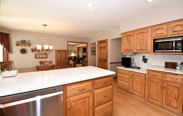 4203 W Tumblecreek COURT, Franklin, WI 53132