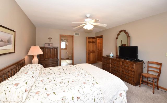 4203 W Tumblecreek COURT, Franklin, WI 53132