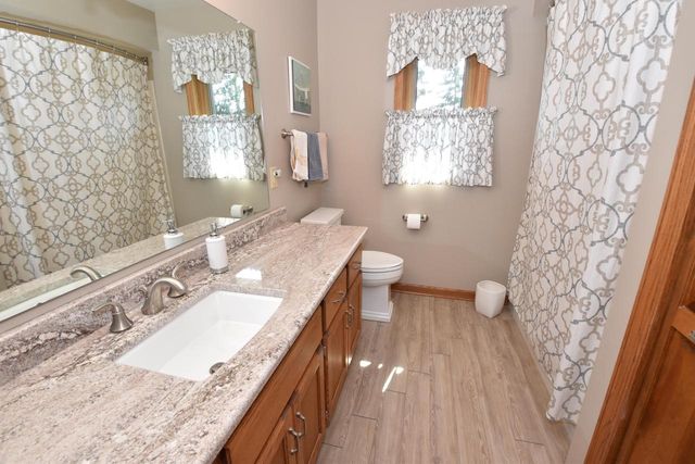 4203 W Tumblecreek COURT, Franklin, WI 53132