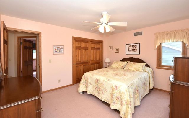 4203 W Tumblecreek COURT, Franklin, WI 53132