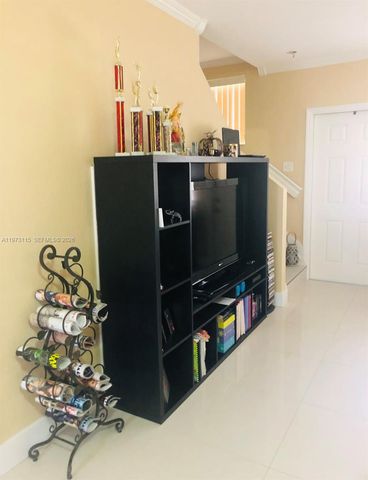 2993 W 80th St 4, Hialeah, FL 33018