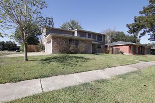 10426 Cedartowne Lane, Sugar Land, TX 77498