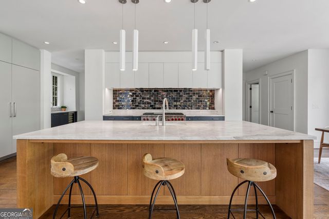 123 Peachtree Circle, Atlanta, GA 30309