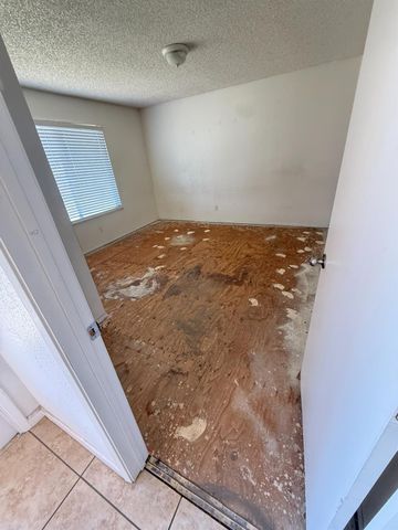 7483 Mandy Dr, Sacramento, CA 95823