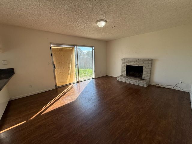 7483 Mandy Dr, Sacramento, CA 95823