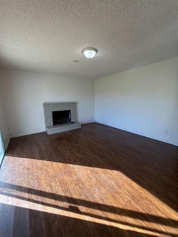 7483 Mandy Dr, Sacramento, CA 95823