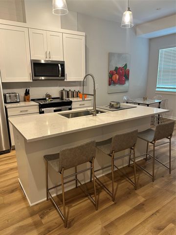 12001 Vista Parke DR 1002, Austin, TX 78726