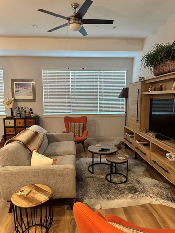 12001 Vista Parke DR 1002, Austin, TX 78726