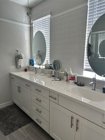 12001 Vista Parke DR 1002, Austin, TX 78726