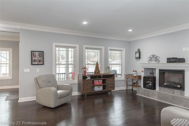 513 Renshaw Street, Rochester, MI 48307