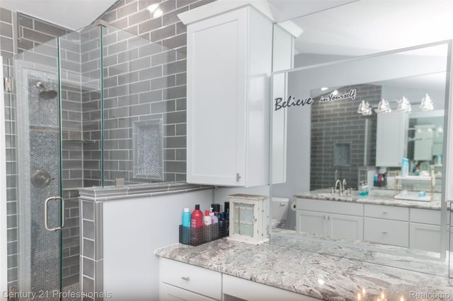 513 Renshaw Street, Rochester, MI 48307