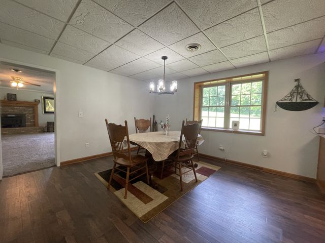 1061 Wheeler View Dr, Muscle Shoals, AL 35661