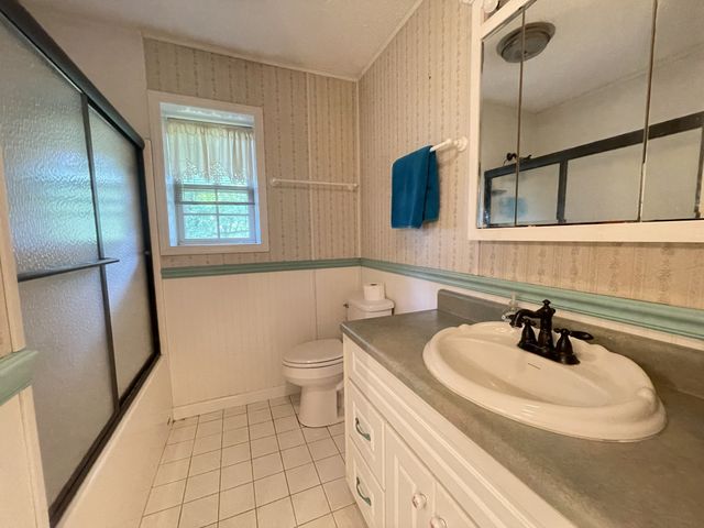 1061 Wheeler View Dr, Muscle Shoals, AL 35661