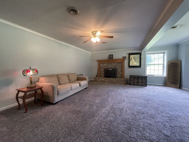 1061 Wheeler View Dr, Muscle Shoals, AL 35661