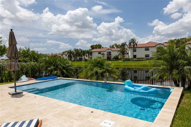11826 SW 13th Ct, Pembroke Pines, FL 33025