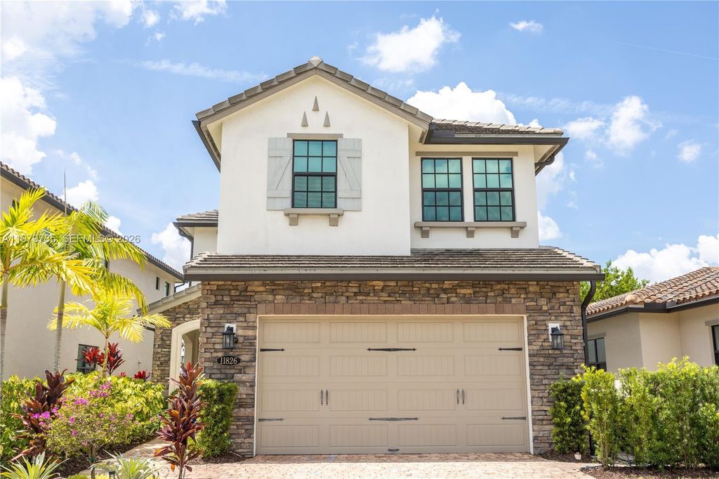 Image 30 of property listing at 11826 SW 13th Ct, Pembroke Pines, FL 33025