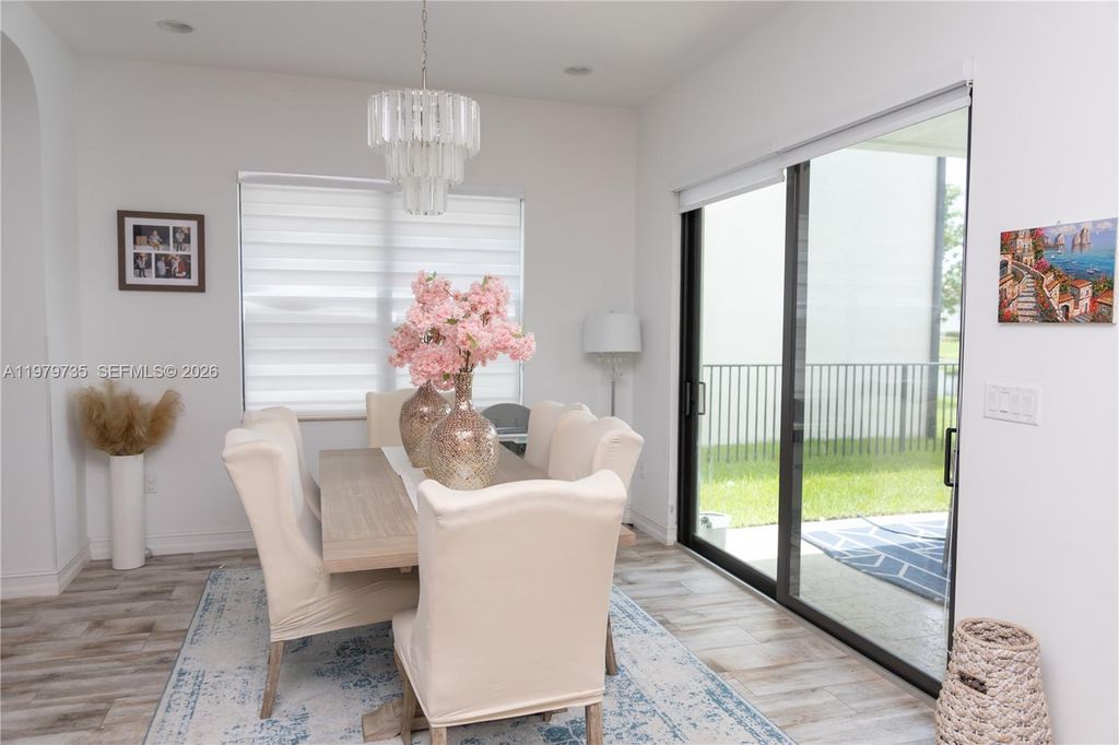 Image 7 of property listing at 11826 SW 13th Ct, Pembroke Pines, FL 33025