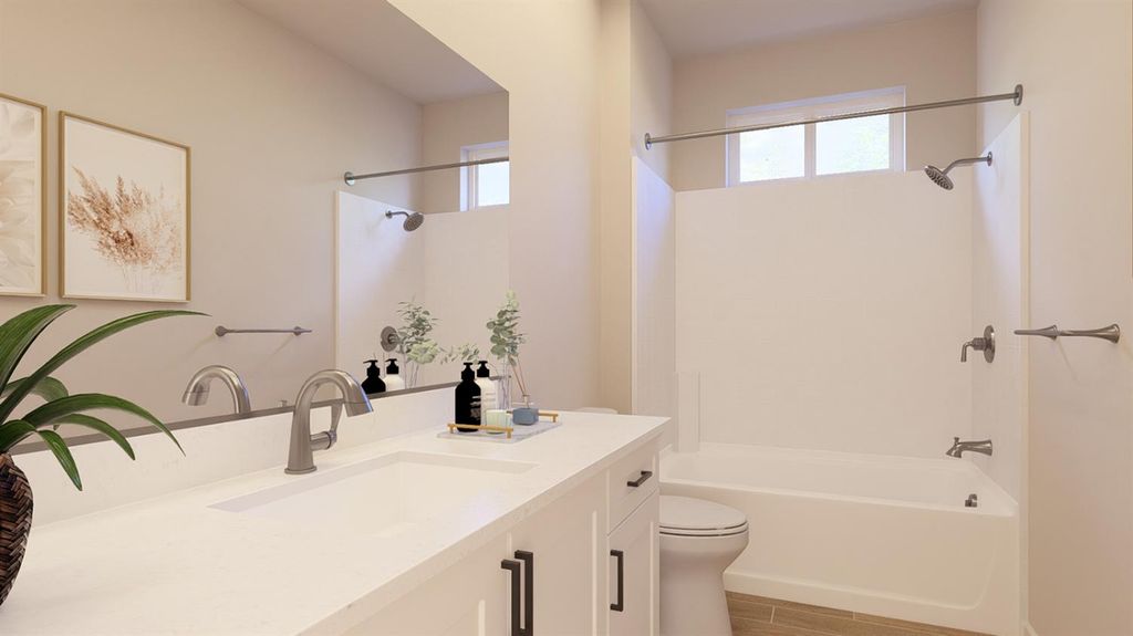 Image 11 of property listing at 2455 E Okeefe Drive, Fresno, CA 93720