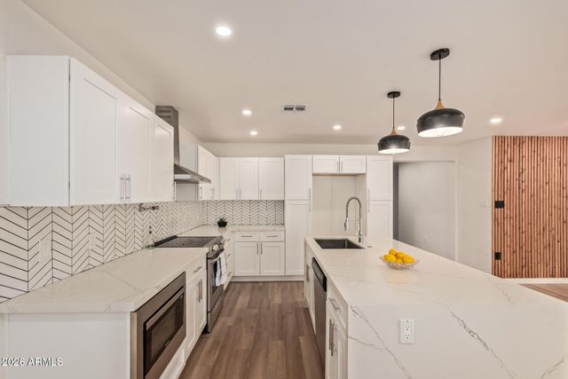 4121 W Alta Vista Road, Phoenix, AZ 85041