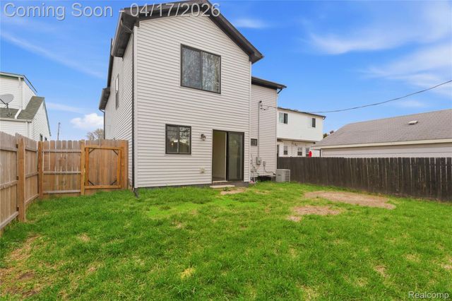 19088 Florida Street, Roseville, MI 48066