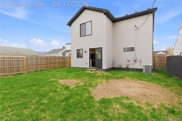 19088 Florida Street, Roseville, MI 48066