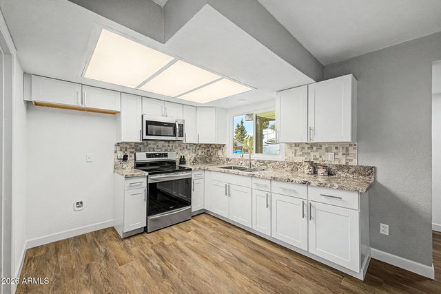8861 W WELDON Avenue, Phoenix, AZ 85037