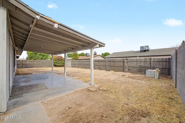 8861 W WELDON Avenue, Phoenix, AZ 85037