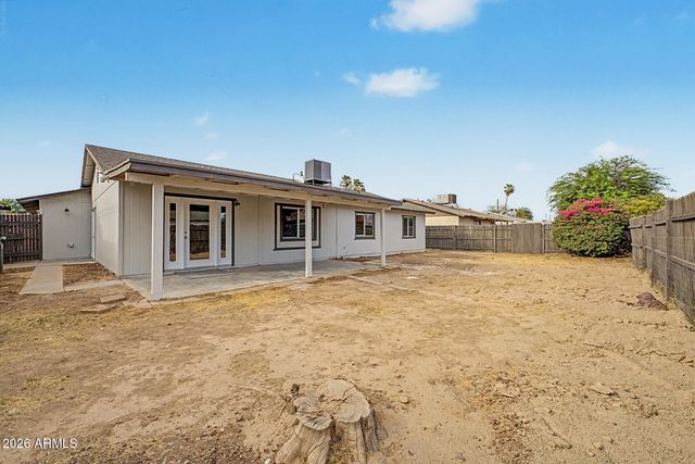 8861 W WELDON Avenue, Phoenix, AZ 85037