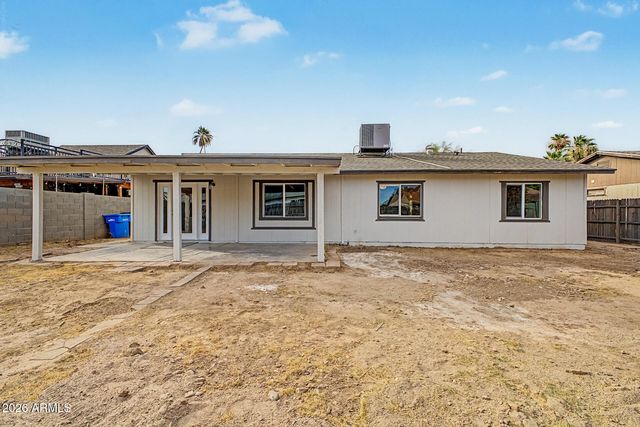 8861 W WELDON Avenue, Phoenix, AZ 85037
