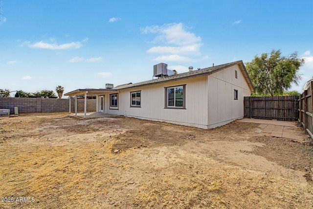 8861 W WELDON Avenue, Phoenix, AZ 85037