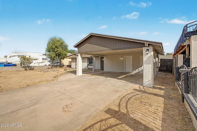 8861 W WELDON Avenue, Phoenix, AZ 85037
