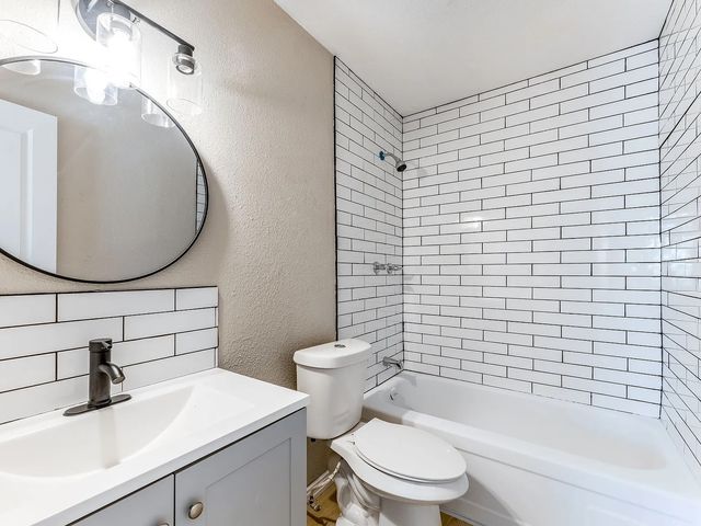 1735 R Avenue, Plano, TX 75074