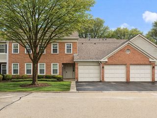 1602 Hadley Court C2, Wheeling, IL 60090