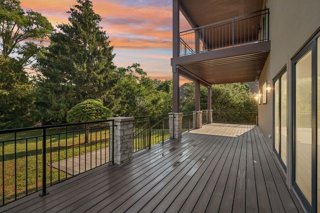 1744 Walnut Circle, Northbrook, IL 60062