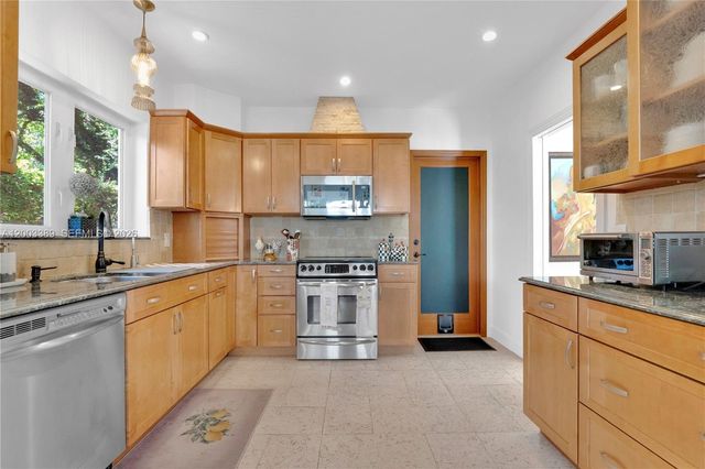 1524 Siena Ave, Coral Gables, FL 33146