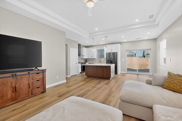 6404 Red Falcon Drive NE, Rio Rancho, NM 87144